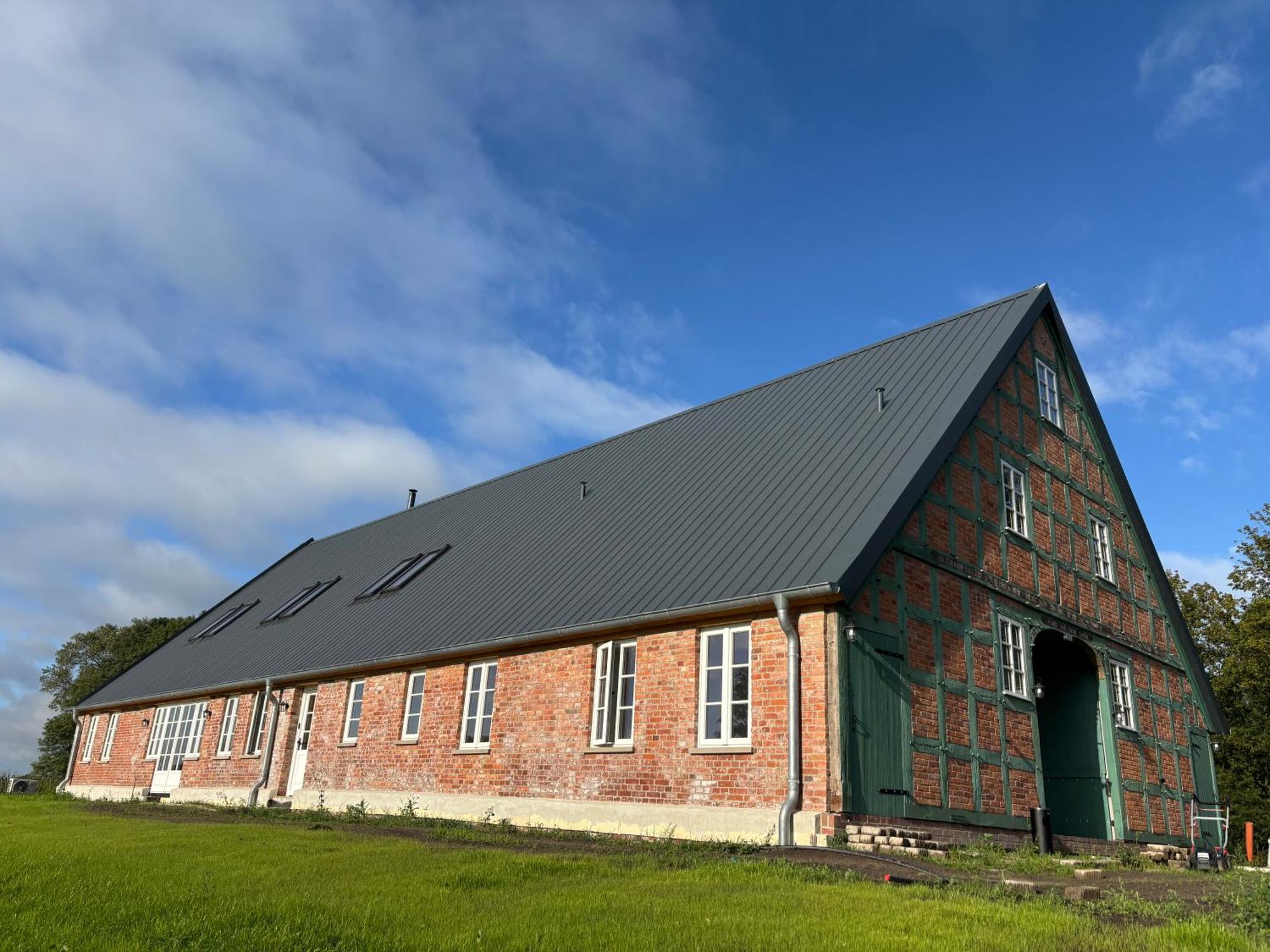 Niedersaechsisches Hallenhaus Im Modernen Gewand リリエンタール エクステリア 写真